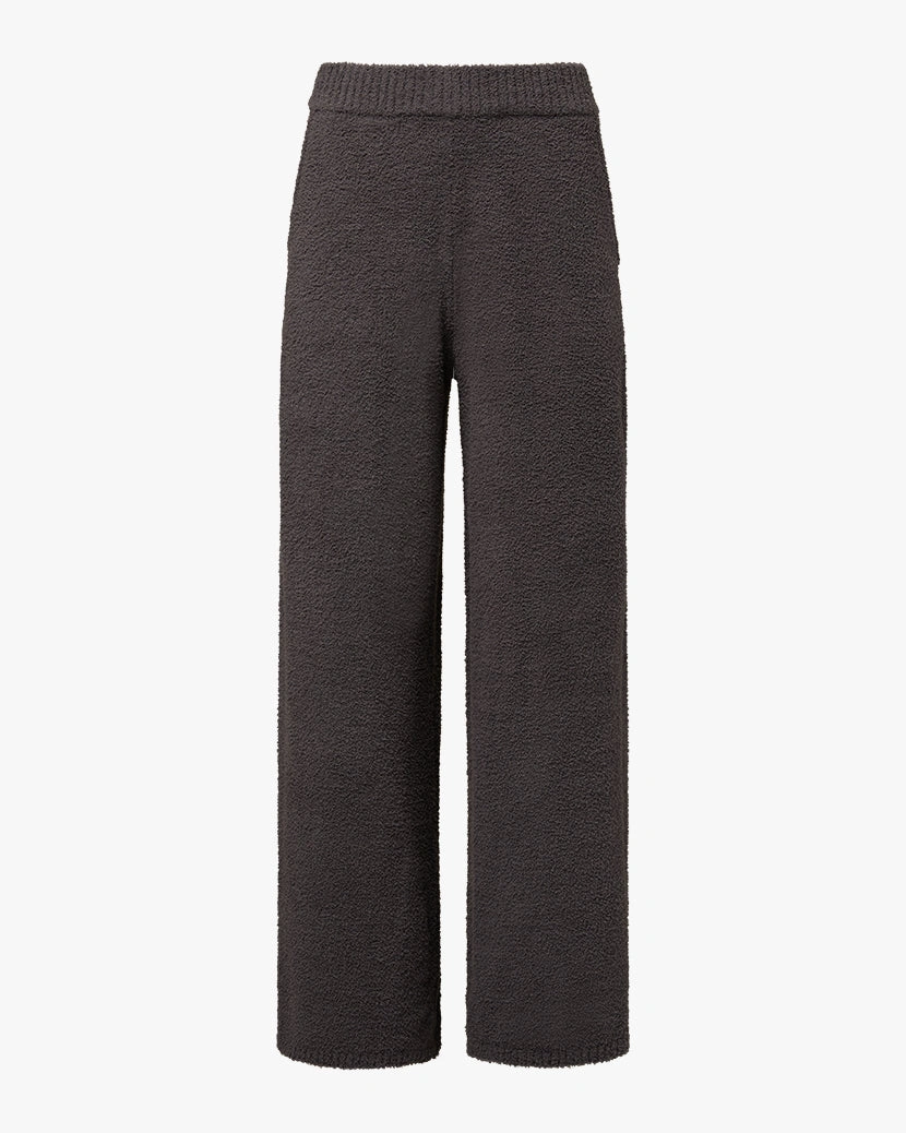 Effortless Elegance: Wide Leg Trousers for a Chic, Comfortable Day